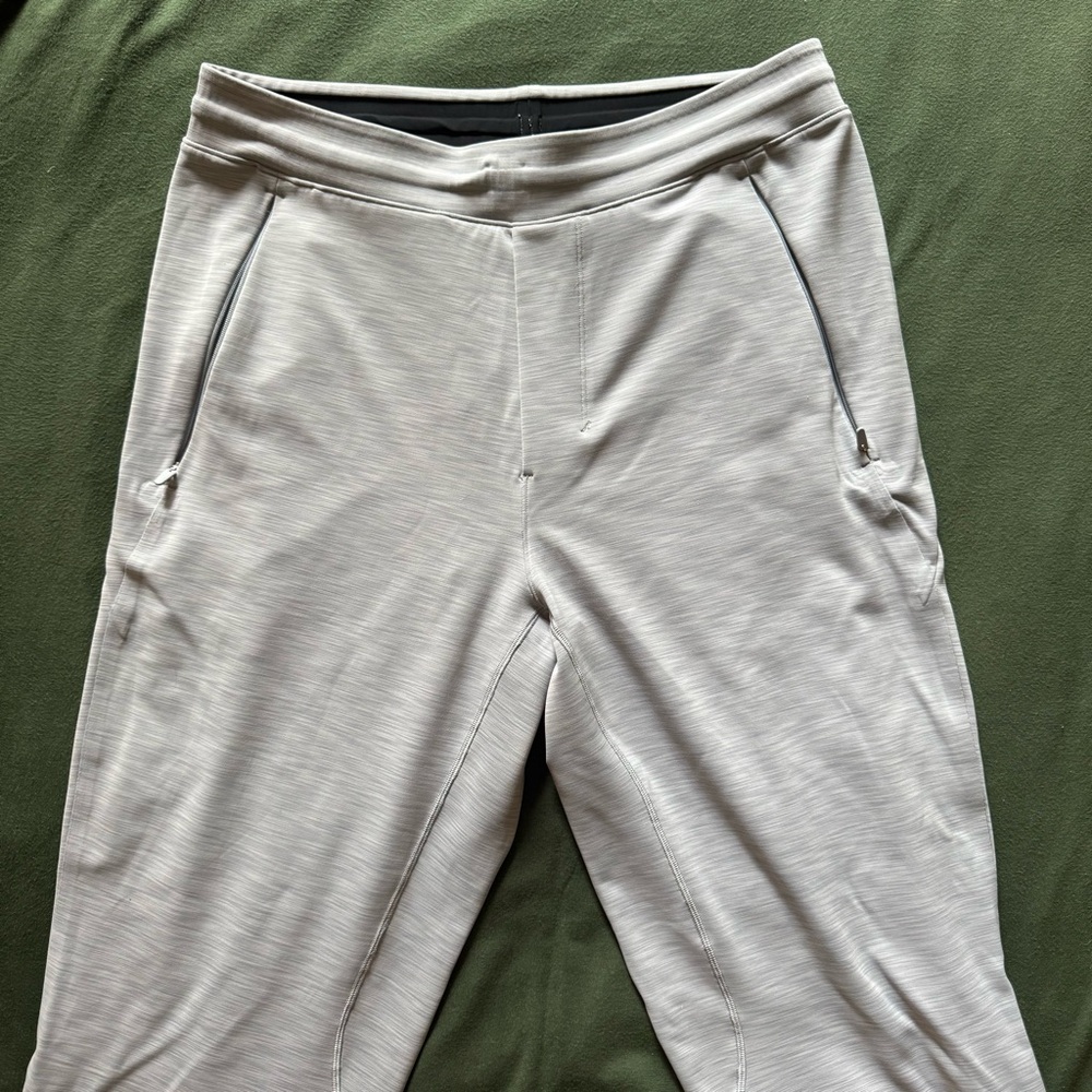 Lululemon men’s sweatpants / yoga pants
